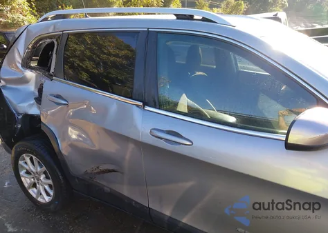 2016 Jeep Cherokee Latitude из США, поврежденный, VIN 1C4PJMCS2GW327510